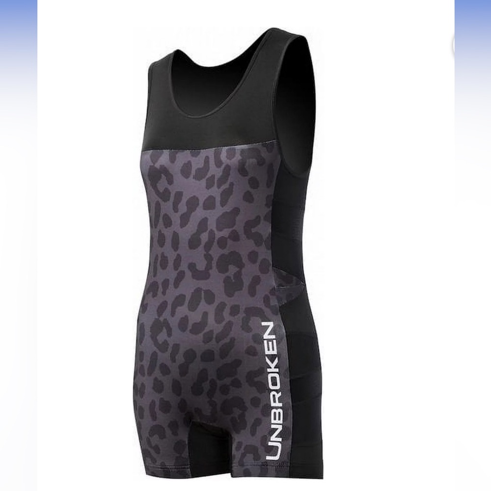 Brand new with tags women’s Unbroken powerlifting singlet size medium